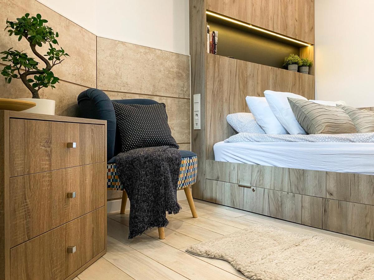 Beautiful For Couples With Air Conditioning - Old Town & Main Station Apartment Krakau