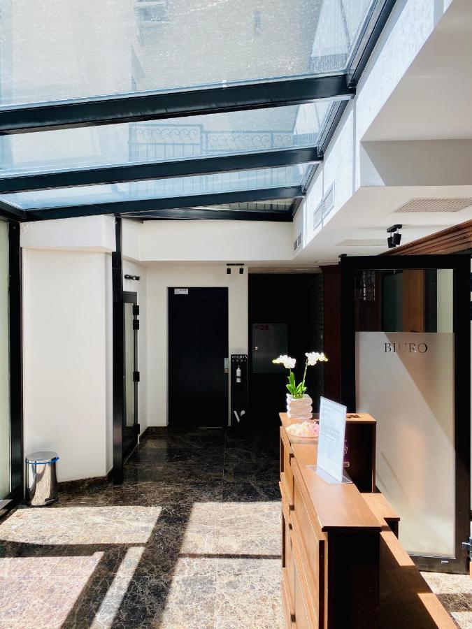 Beautiful For Couples With Air Conditioning - Old Town & Main Station Apartment
